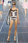 Body con la insignia de Chanel en la Semana de la Moda de París primavera/verano 2013
