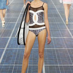 Body con la insignia de Chanel en la Semana de la Moda de París primavera/verano 2013