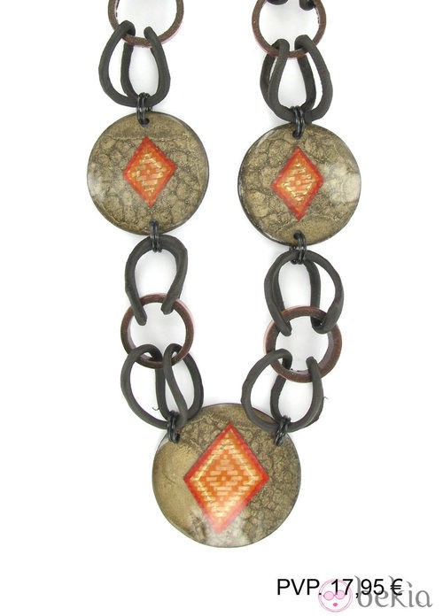 Colgante con detalles en naranja calabaza de Tantrend otoño/invierno 2012/2013