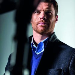 Xabi Alonso durante el rodaje de la campaña de la nueva colección 'Black' de Emidio Tucci