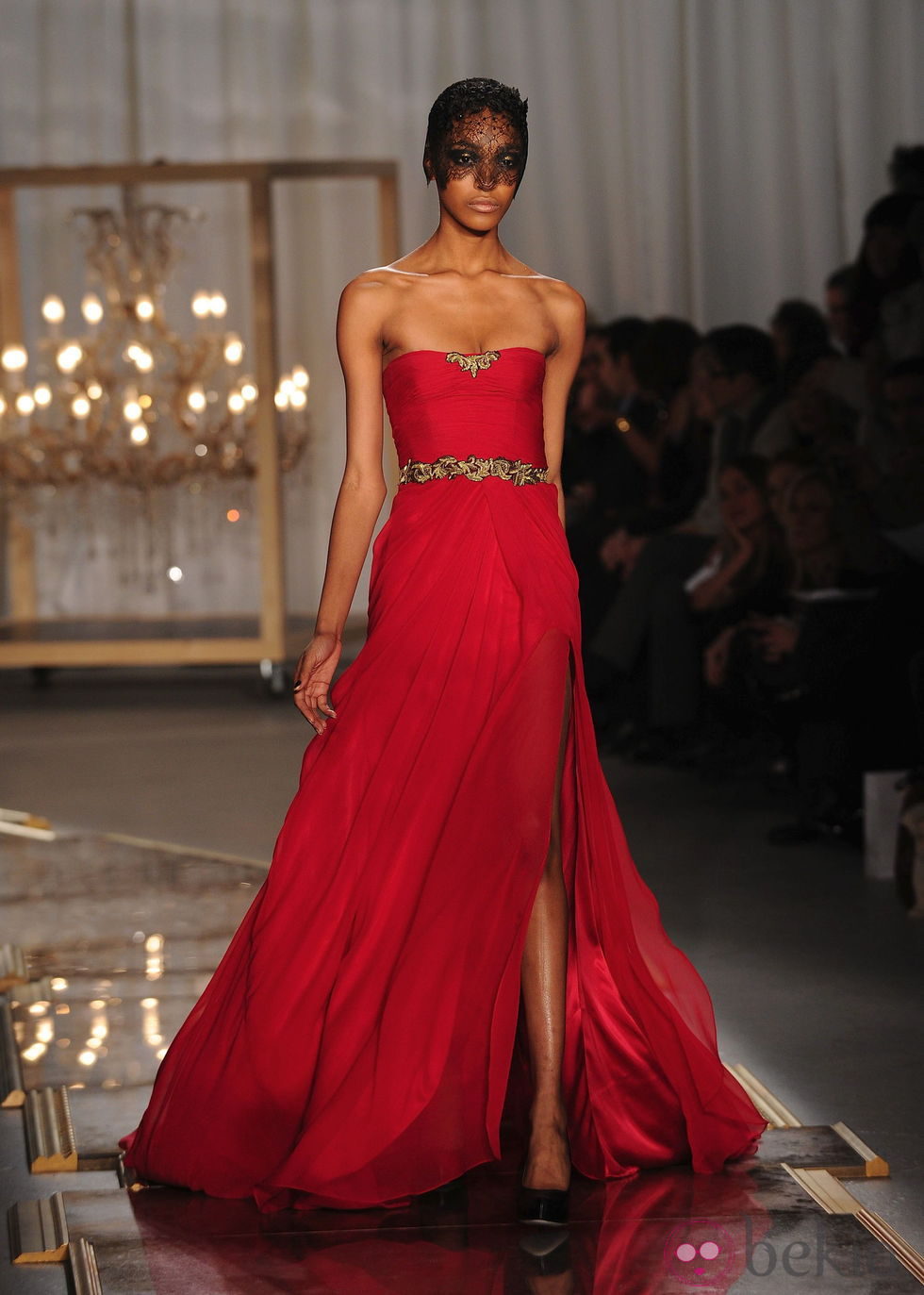 Traje de noche rojo de Jason Wu, otoño/invierno de 2011