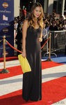 Jamie Chung con cartera amarilla