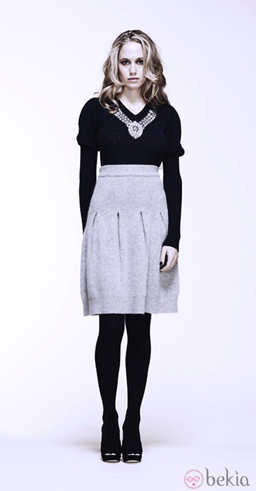 Florence Brudenell Bruce, novia del príncipe Harry, con falda de punto para Anonymous Clothing
