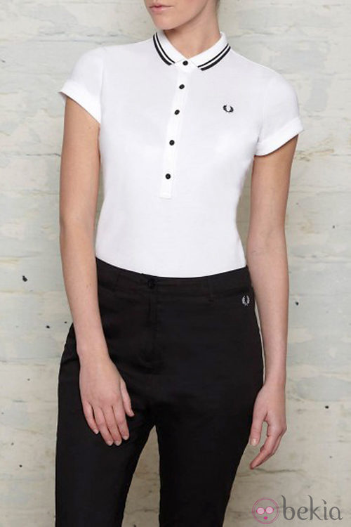 Polo blanco de Amy Winehouse para Fred Perry