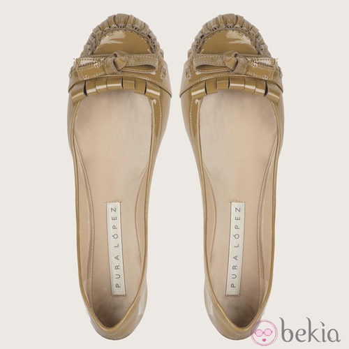 Bailarinas camel de Pura López, colección otoño/invierno 2011