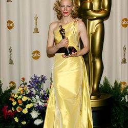 Cate Blanchett se lleva el Oscar vestida de Valentino