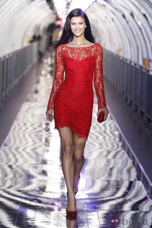 Vestido rojo de encaje de Mango, otoño/invierno 2011