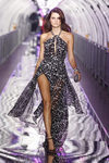 Vestido con transparencias y topos de Mango