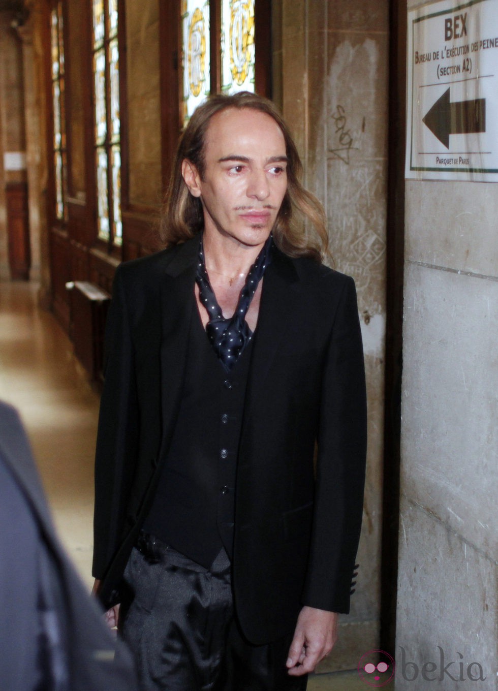 John Galliano sale del juzgado
