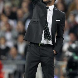 Guardiola opta por el traje en los partidos oficiales