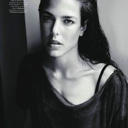 Primer plano de Carlota Casiraghi por Mario Testino