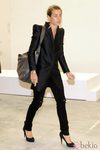 Carlota Casiraghi con vaqueros rotos y americana de Balmain