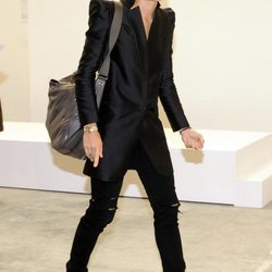 Carlota Casiraghi con vaqueros rotos y americana de Balmain