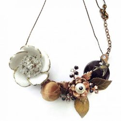 Collar en tonos marrones de la colección Dreams de 'El tocador de Monique'