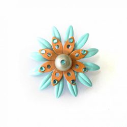 Broche en forma de flor de la colección Dreams de 'El tocador de Monique'