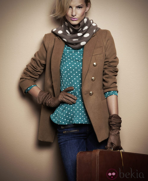 Camisa de lunares y chaqueta con botonadura dorada de Suiteblanco otoño/invierno 2012/2013