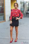 Paula Echevarría con una camisa estampada de Moca Couture en la presentación de 'Vulnerables'