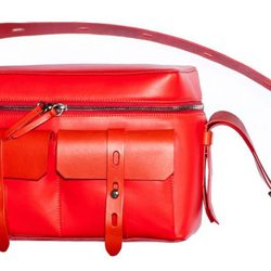 'Kamera bag' en color rojo de Karl colección otoño/invierno 2012/2013