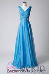 Vestido azul cielo con escote en 'v' de la colección de vestidos de Barbarella