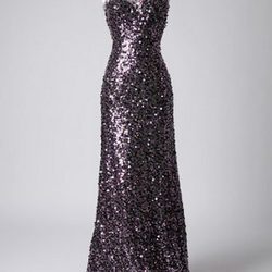 Vestido de paillettes con escote corazón de la colección de vestidos de Barbarella