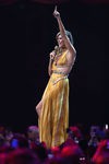 Heidi Klum en los MTV Europe Awards 2012 con un vestido amarillo de versace primavera/verano 2013
