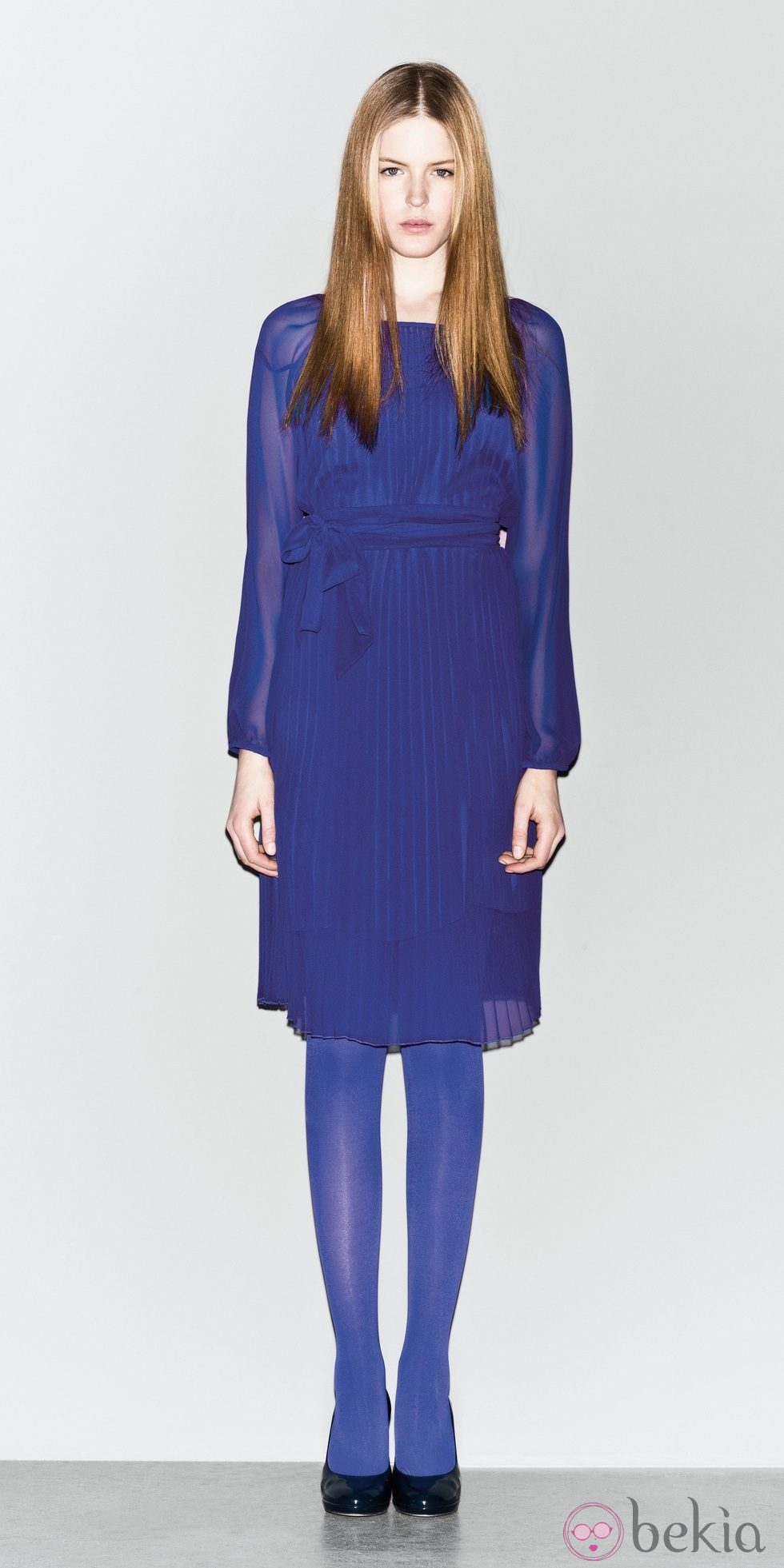 Vestido plisado azul klein de la nueva colección de Sisley otoño/invierno 2012/2013