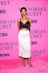 Rihanna con un conjunto 'black and white' de Miu Miu