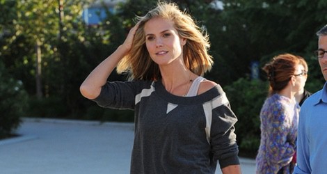 Heidi Klum con un look deportivo muy trendy