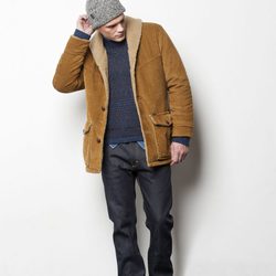 Jeans con abrigo mostaza de la colección otoño/invierno 2012/2013 para Lee hombre