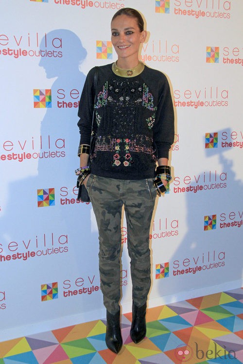 Laura Ponte con pantalones de camuflaje