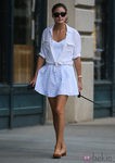 Olivia Plermo con vestido lady troquelado y camisa