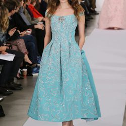 Vestido aguamarina de la colección pre-fall 2013 de Oscar de la Renta
