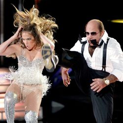 Jennifer Lopez con un body que marca su faja
