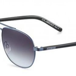 Modelo de la colección otoño/invierno 2011/2012 de Custo Barcelona Eyewear