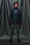 Americana gris, jersey de cuello alto y pantalones grises de la colección otoño/invierno 2012/2013 de Chevignon