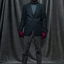 Americana gris, jersey de cuello alto y pantalones grises de la colección otoño/invierno 2012/2013 de Chevignon