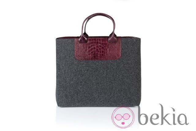 Bolso de asa corta de fieltro gris de Castañer de la colección de Otoño-Invierno 2012