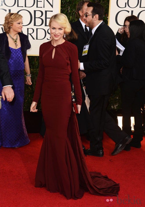 Naomi Watts con un vestido de Zac Posen en los Globos de Oro 2013
