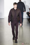Trenca acolchada granate para hombre de Calvin Klein en la Semana de la Moda de Milán otoño/invierno 2013/2014