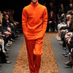 Look naranja de la colección otoño/invierno 2013/2014 de Z Zegna en la Semana de la Moda Masculina de Milán