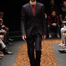 Traje de rayas de la colección otoño/invierno 2013/2014 de Z Zegna en la Semana de la Moda Masculina de Milán