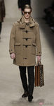 Parka camel de Burberry en la Semana de la Moda Masculina de Milán otoño/invierno 2013/2014