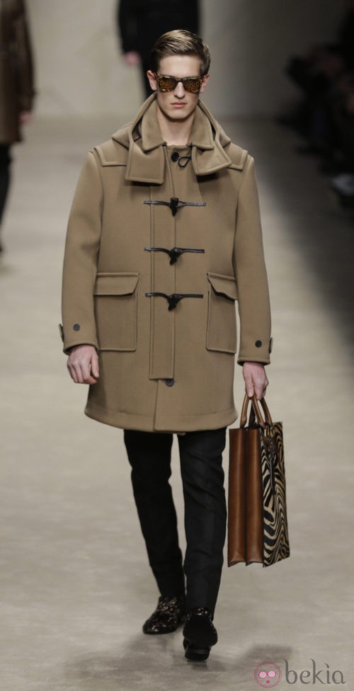 Parka camel de Burberry en la Semana de la Moda Masculina de Milán otoño/invierno 2013/2014