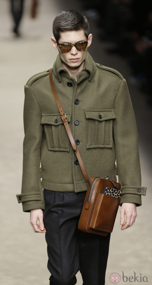 Chaqueta verde de paño de Burberry en la Semana de la Moda Masculina de Milán otoño/invierno 2013/2014