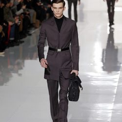 Cinturones en la colección otoño/invierno 2013/2014 de Dior en la Semana de la Moda Masculina de París