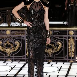 Vestido negro largo de la colección primavera/verano 2013 de Versace en la Semana de la Alta Costura de París