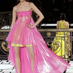Vestido corto de la colección primavera/verano 2013 de Versace en la Semana de la Alta Costura de París