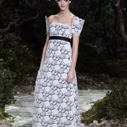 Vestido de encaje de la colección primavera/verano 2013 de Chanel en la Semana de la Alta Costura de París