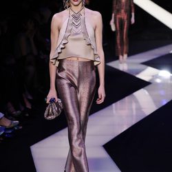 Camisa étnica de la colección primavera/verano 2013 de Armani en la Semana de la Alta Costura de París