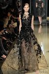 Vestido negro de la colección primavera/verano 2013 de Elie Saab de la Semana de la Alta Costura de París